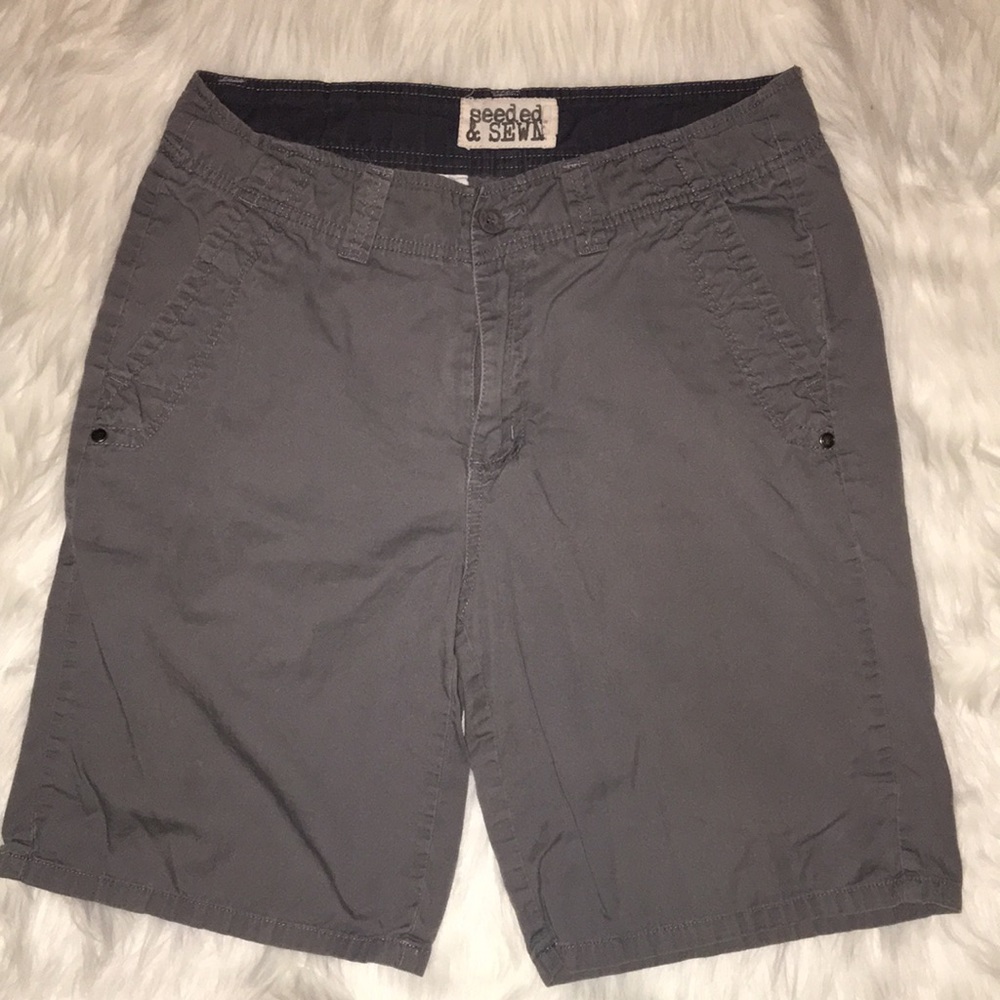 Light Olive/Gray Bermuda Shorts with Relaxed Fit and Knee Length 28